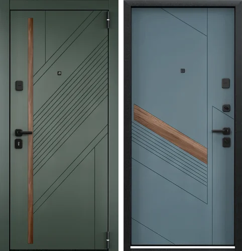 Зеленая входная дверь в дом №111