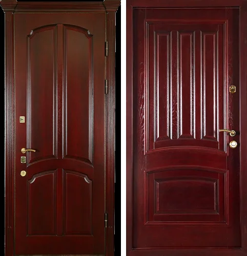 Дверь из массива дерева в коттедж №1