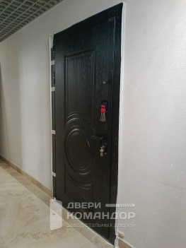 Входная дверь Grand  Чёрный кварц зеркало максимум с тонировкой Лабиринт